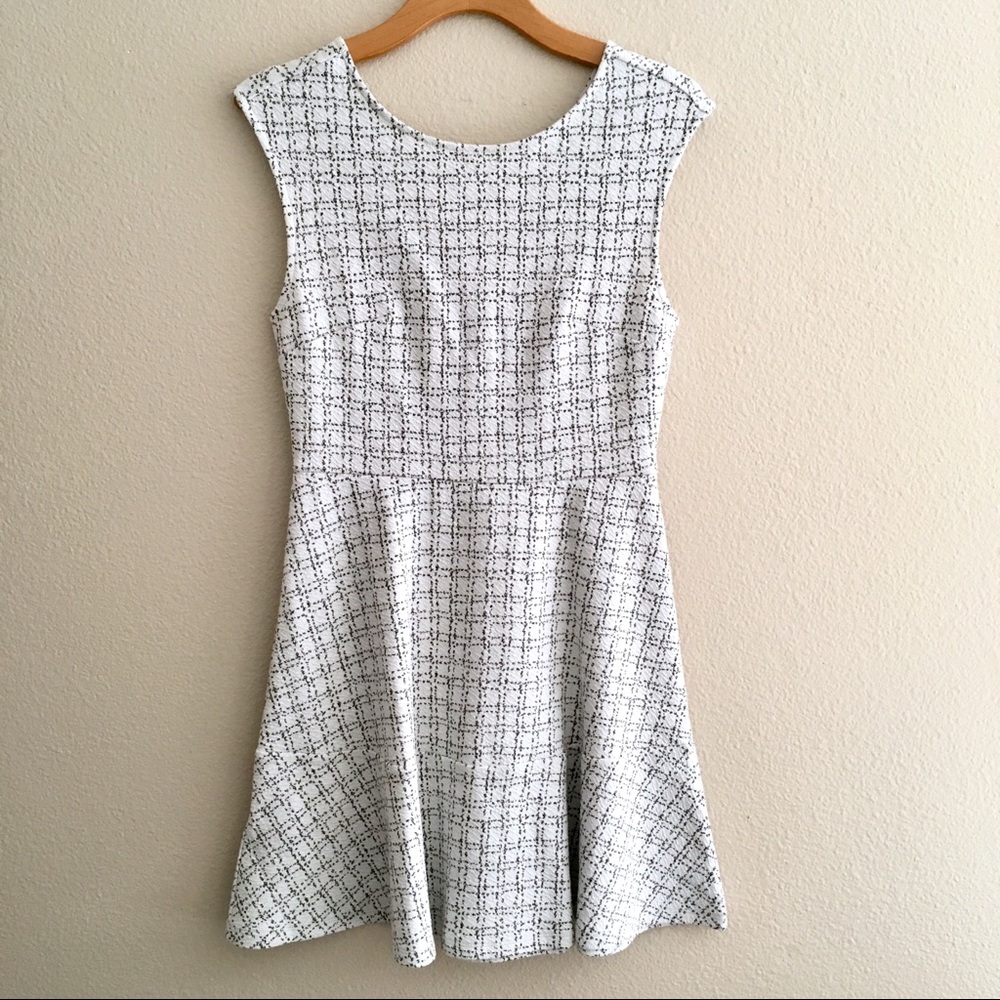 NEW Loft White and Black Print Skater Dress Sz 2